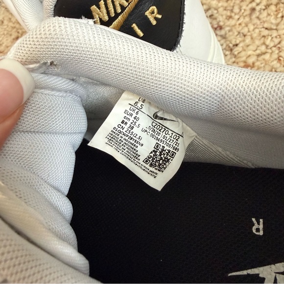 Nike Air Force 1 ‘07 Essential Sneakers - Picture 4 of 5